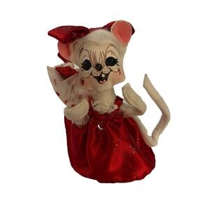 Annalee Sweetheart Girl Mouse Valentine's 2009 Felt Doll Love Bouquet Roses Red